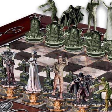 Click to buy Legends of Horror Chess set from The Bradford Exchange!